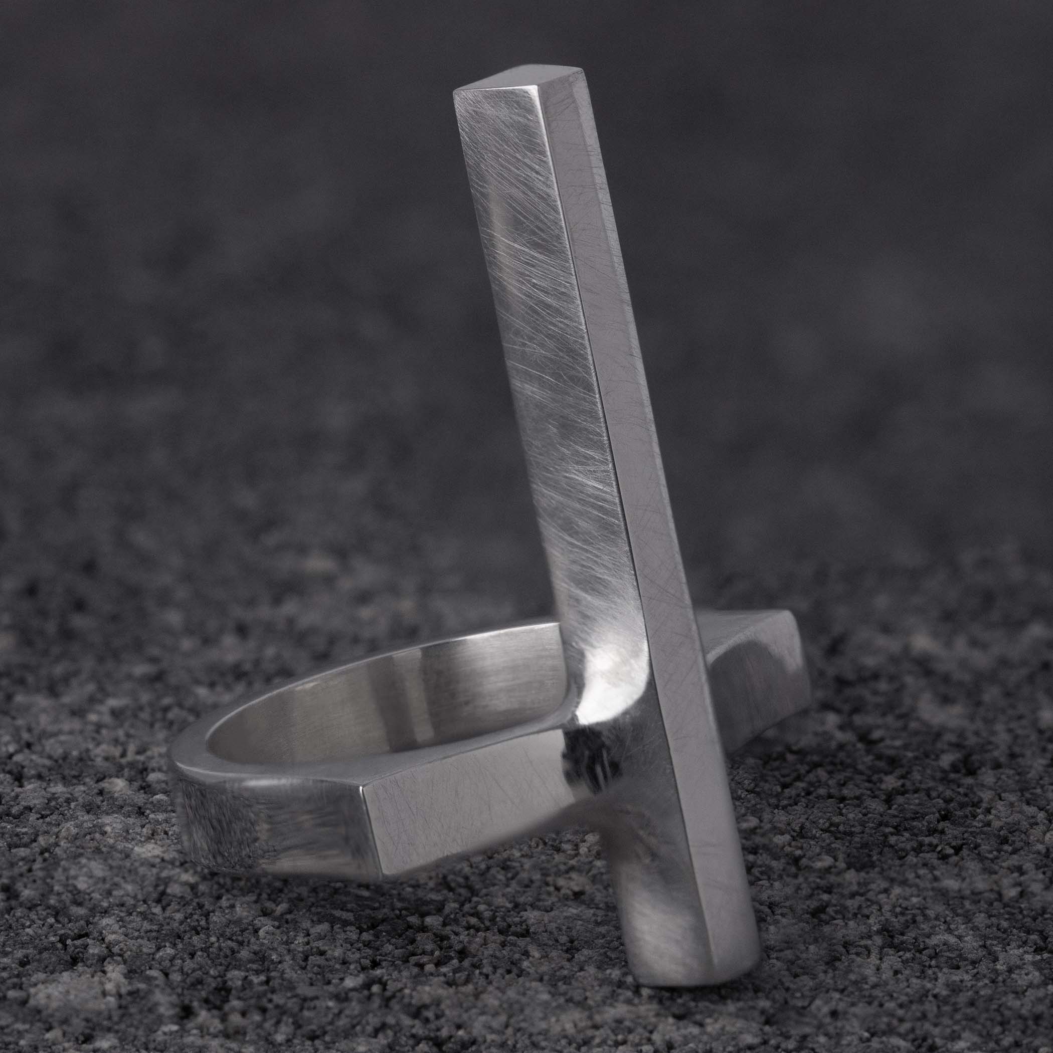 ETERNA CROSS RING in sterling silver