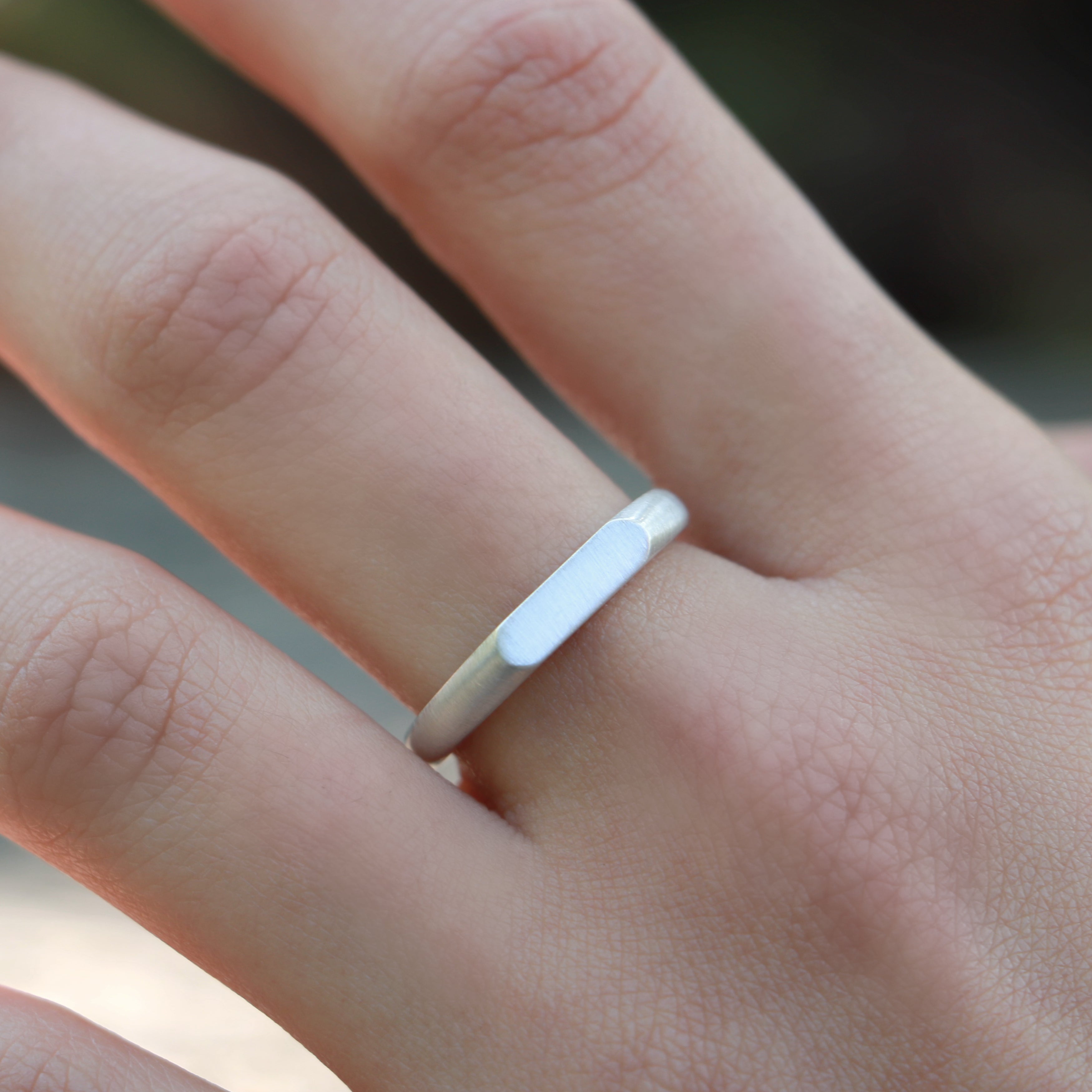 Sliver Signet Ring - Medium