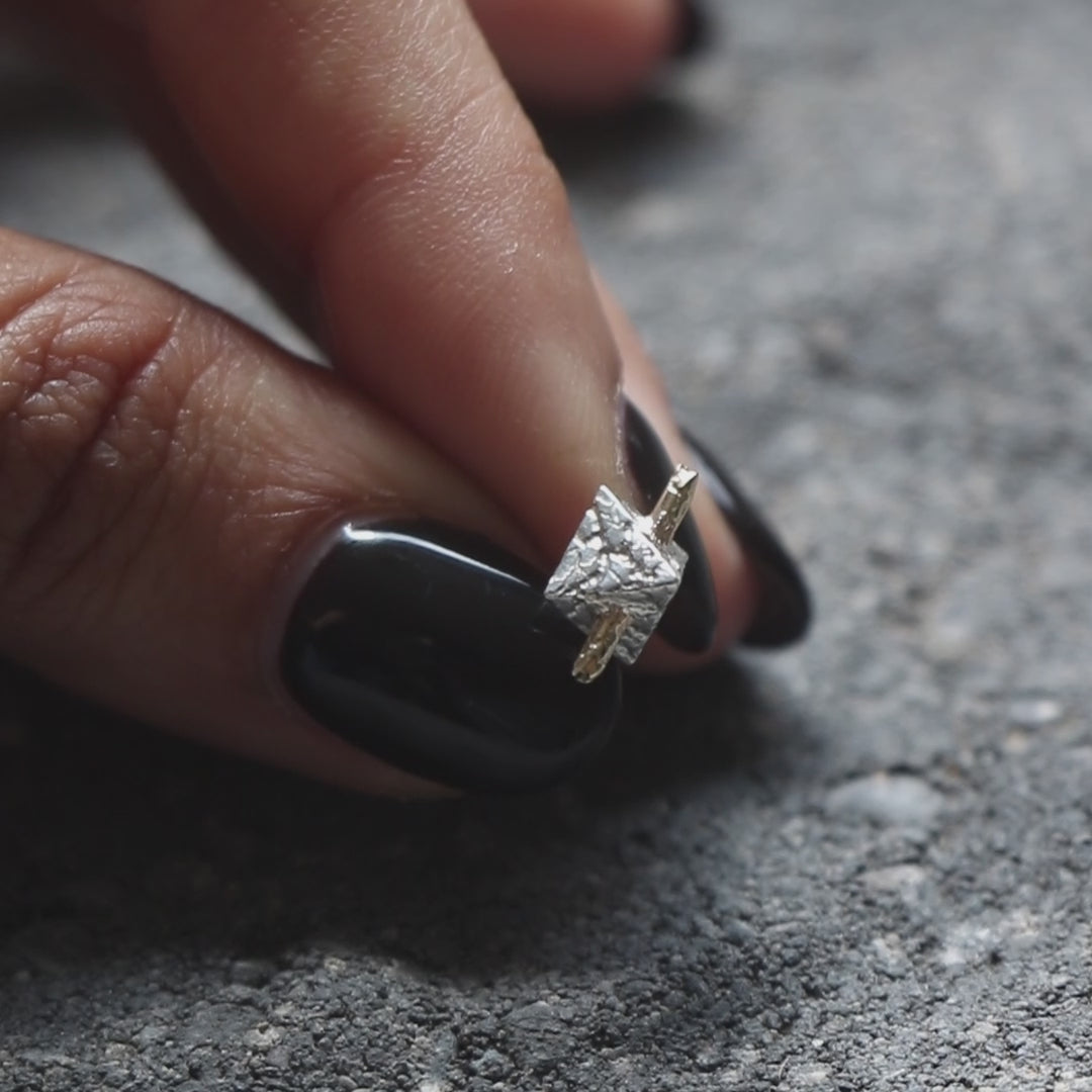 Eroded Apex Stud with Yellow Gold Bar